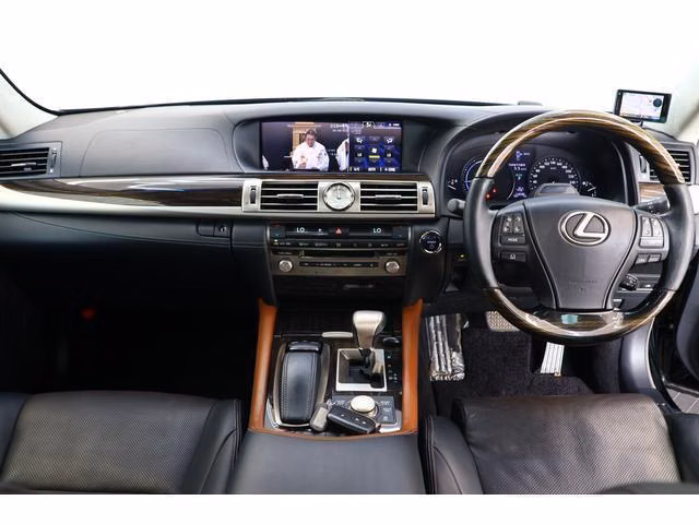 LEXUS LS600H