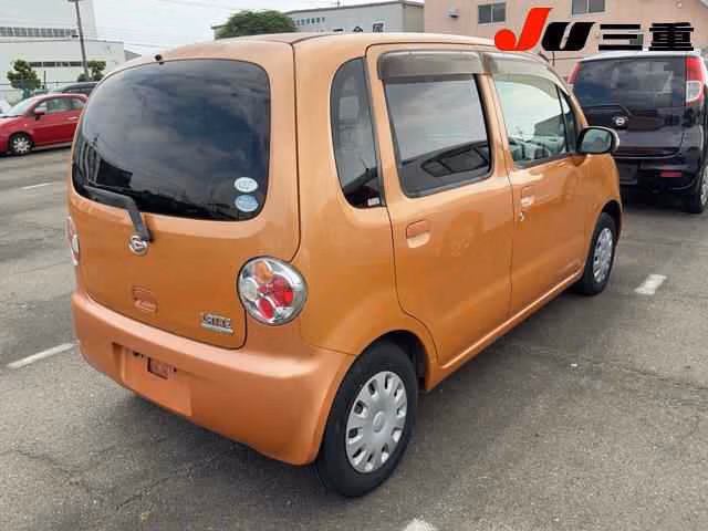 DAIHATSU MOVE LATTE