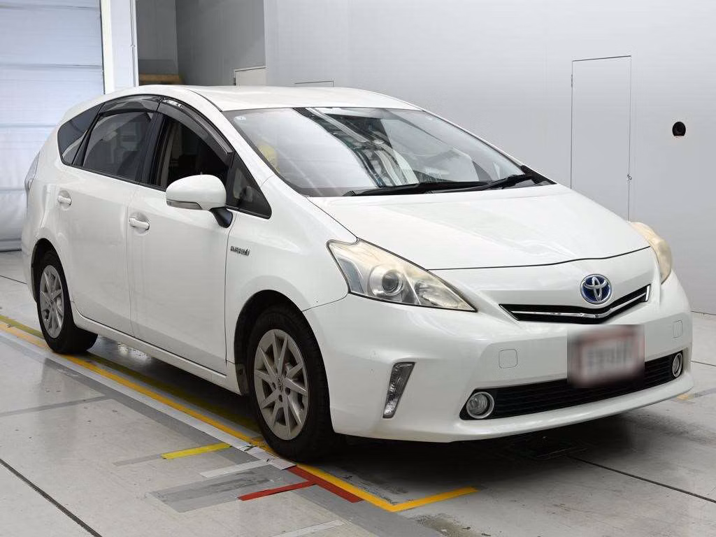 TOYOTA PRIUS ALPHA