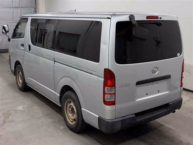 TOYOTA REGIUS ACE