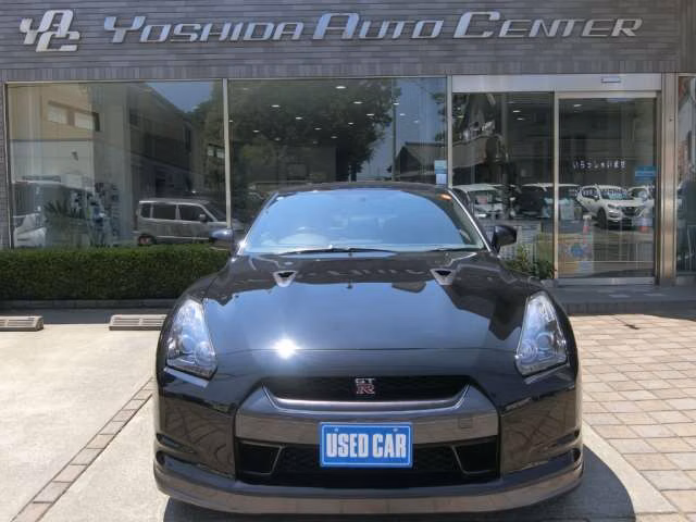 NISSAN GT-R