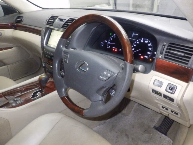 LEXUS LS460