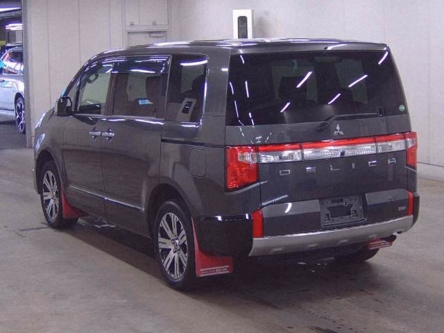 MITSUBISHI DELICA D:5