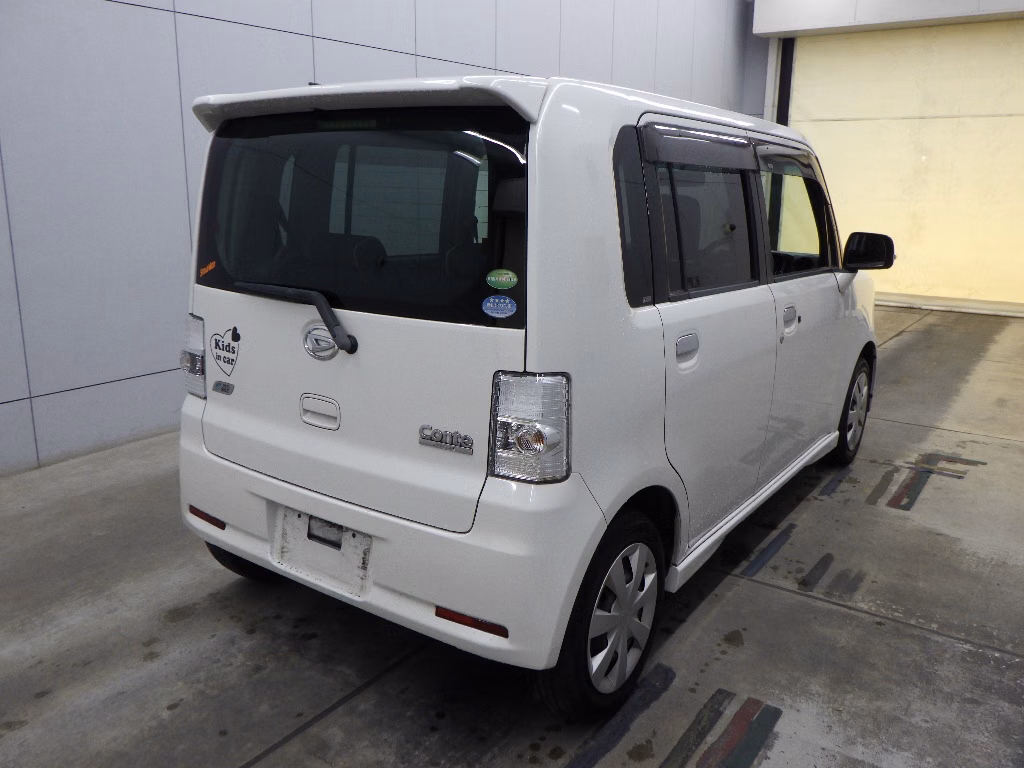 DAIHATSU MOVE CONTE