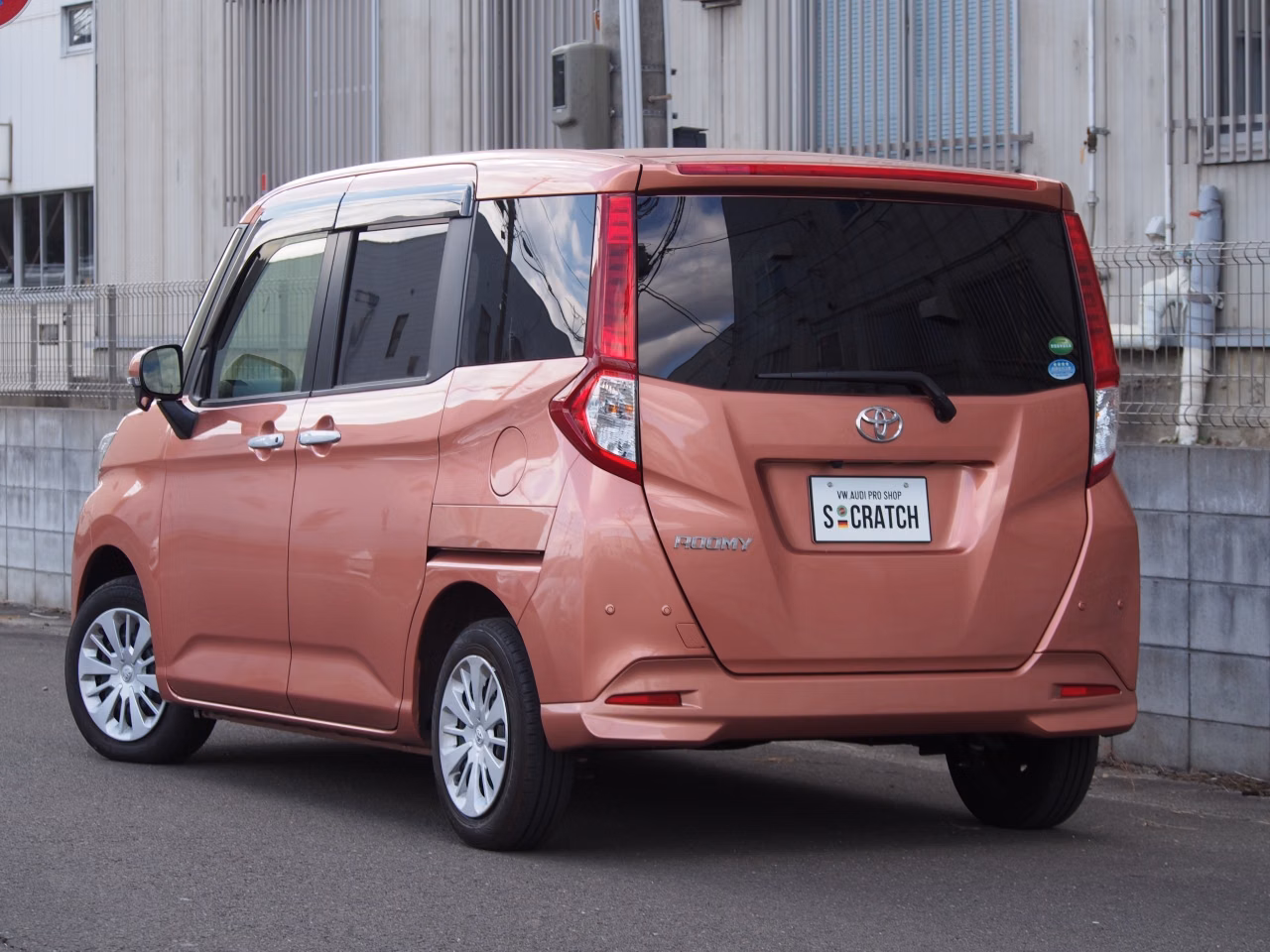 TOYOTA ROOMY