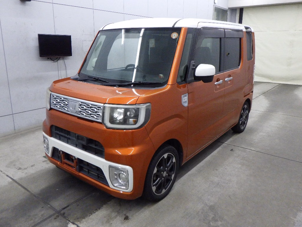 DAIHATSU WAKE