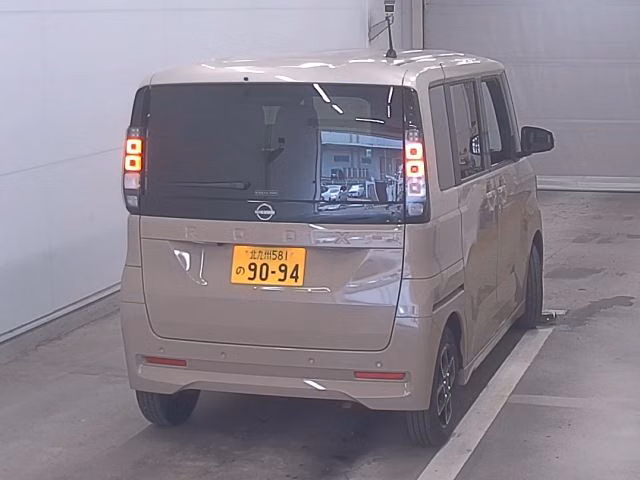 NISSAN ROOX