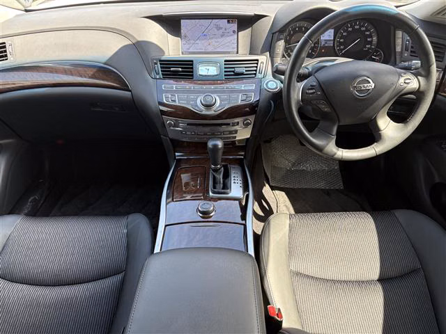 NISSAN FUGA