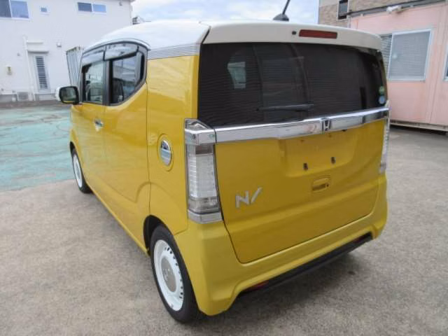 HONDA N-BOX SLASH