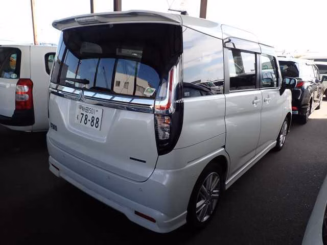 MITSUBISHI DELICA D:2