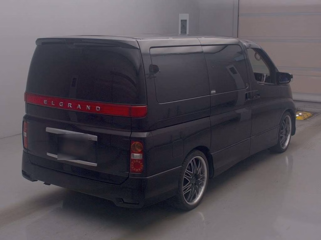 NISSAN ELGRAND