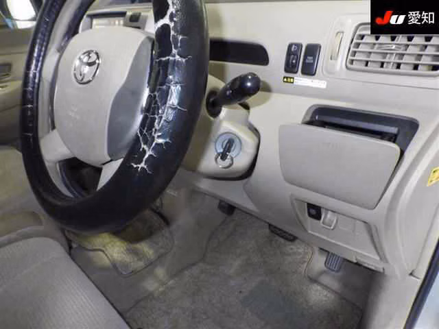 TOYOTA RAUM