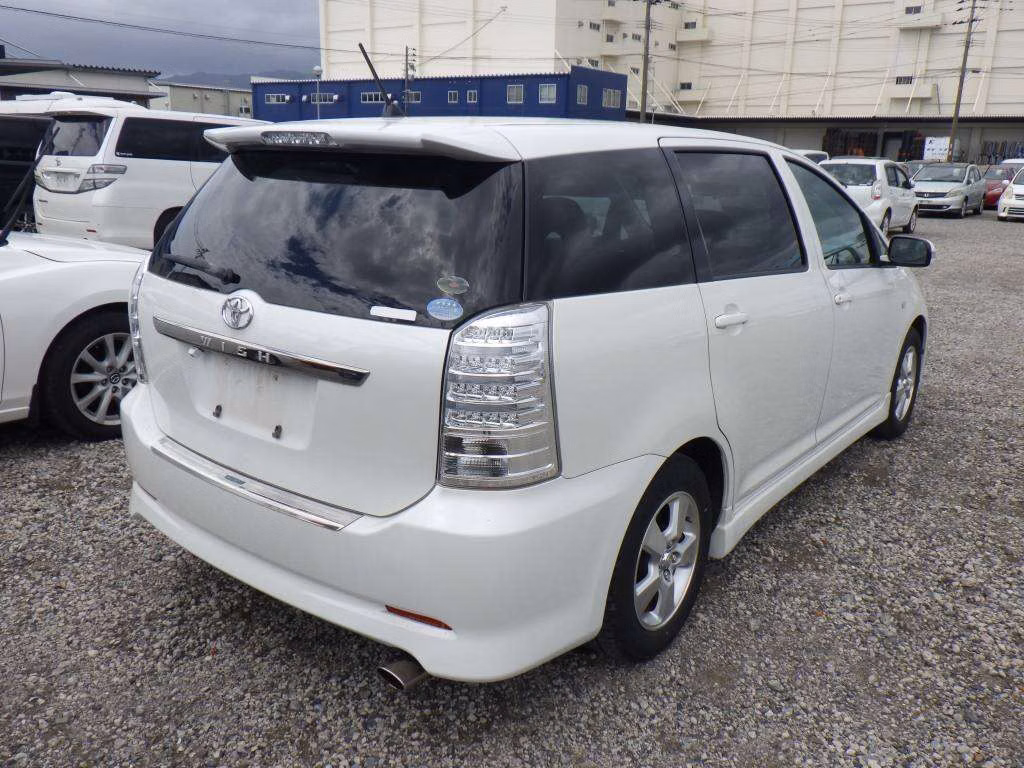 TOYOTA WISH