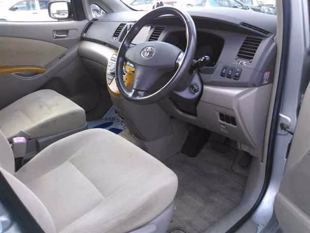 TOYOTA ISIS
