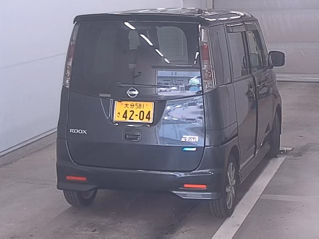 NISSAN ROOX