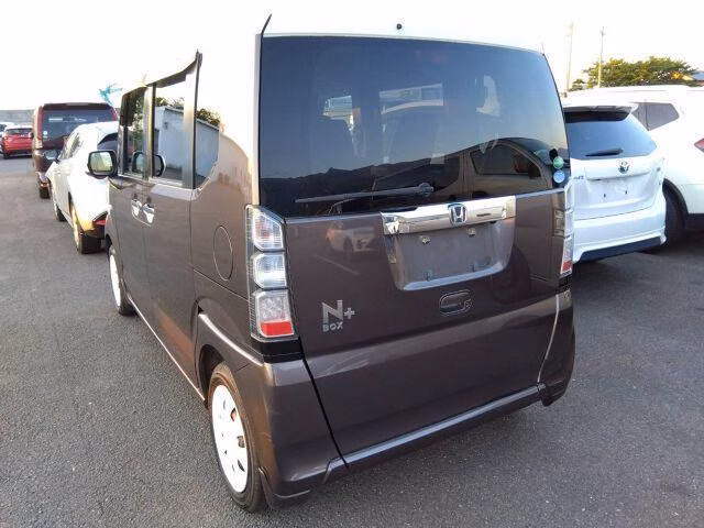 HONDA N-BOX+