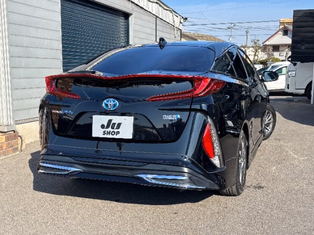 TOYOTA PRIUS PHV