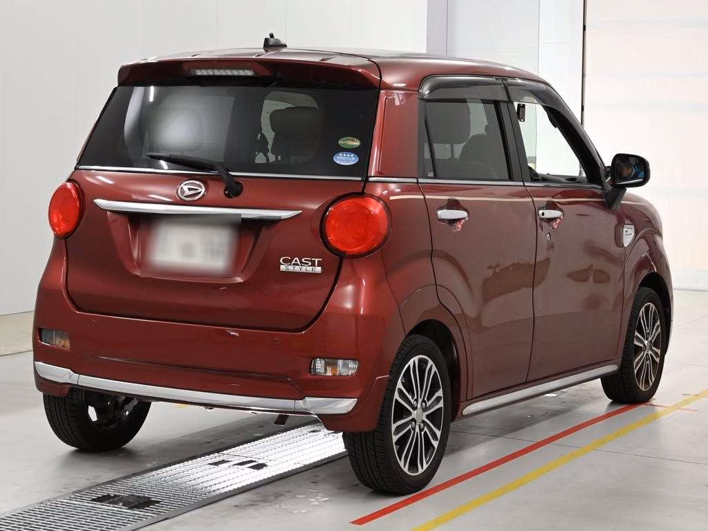 DAIHATSU CAST
