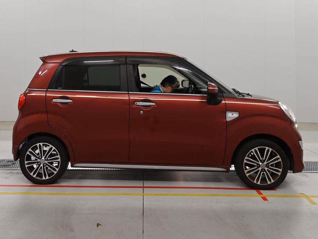DAIHATSU CAST