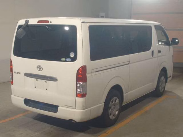 TOYOTA REGIUS ACE