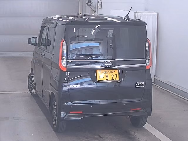 NISSAN ROOX