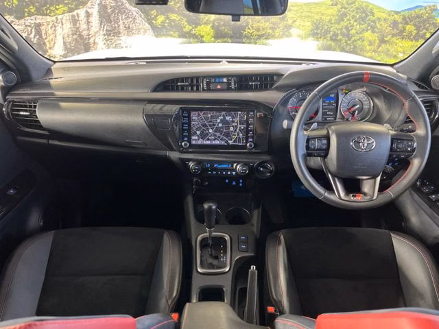 TOYOTA HILUX