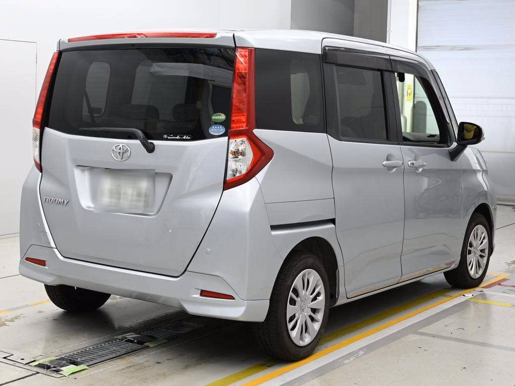 TOYOTA ROOMY