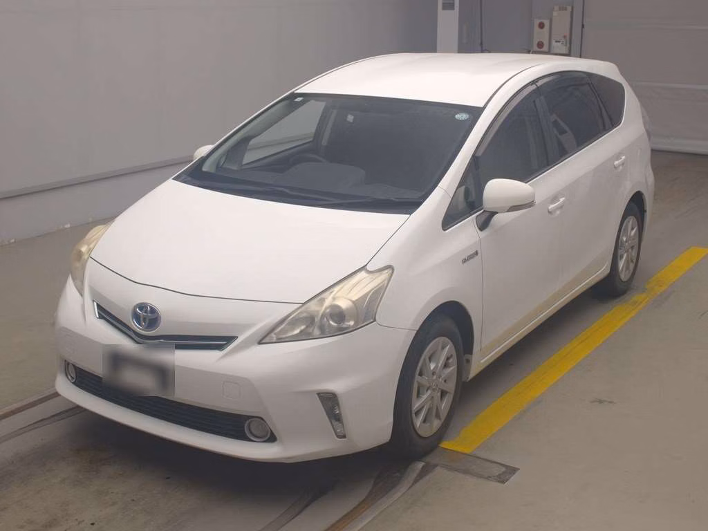 TOYOTA PRIUS ALPHA