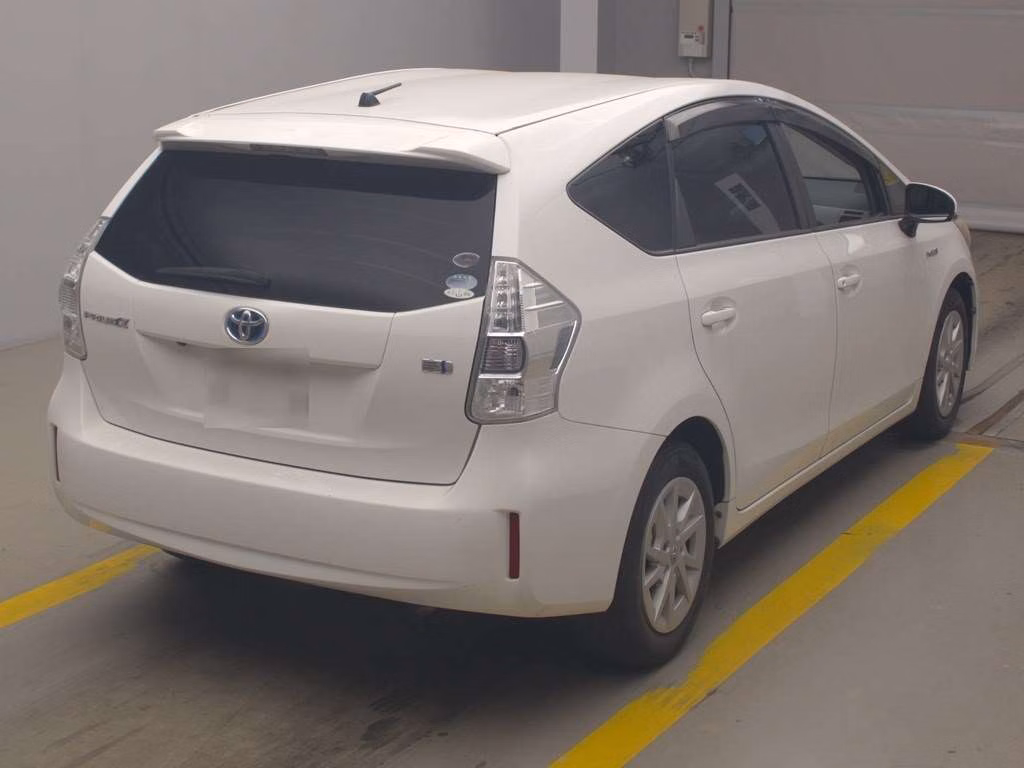TOYOTA PRIUS ALPHA