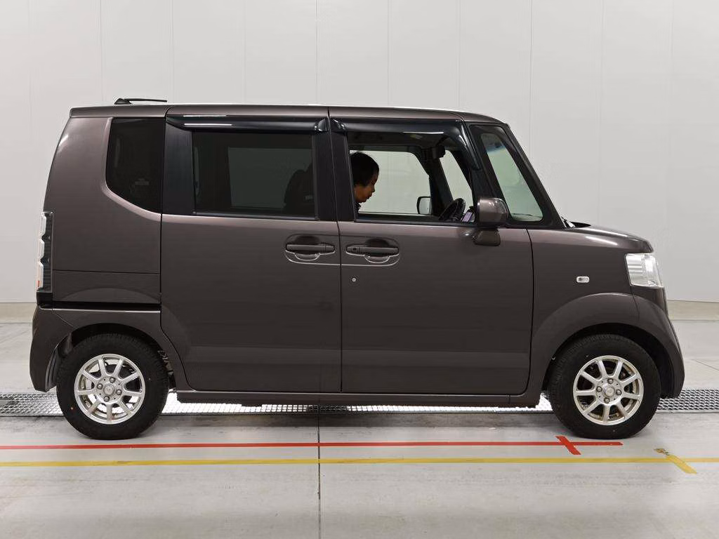 HONDA N-BOX
