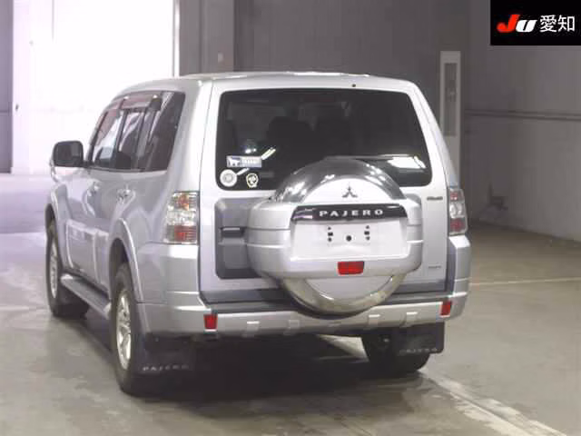MITSUBISHI PAJERO