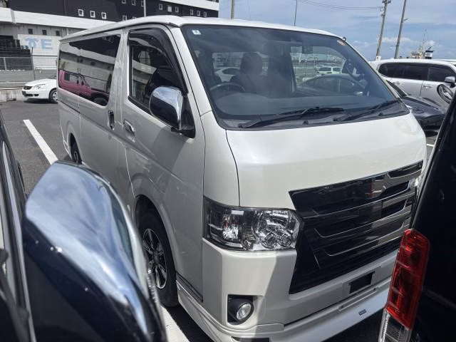 TOYOTA REGIUS ACE