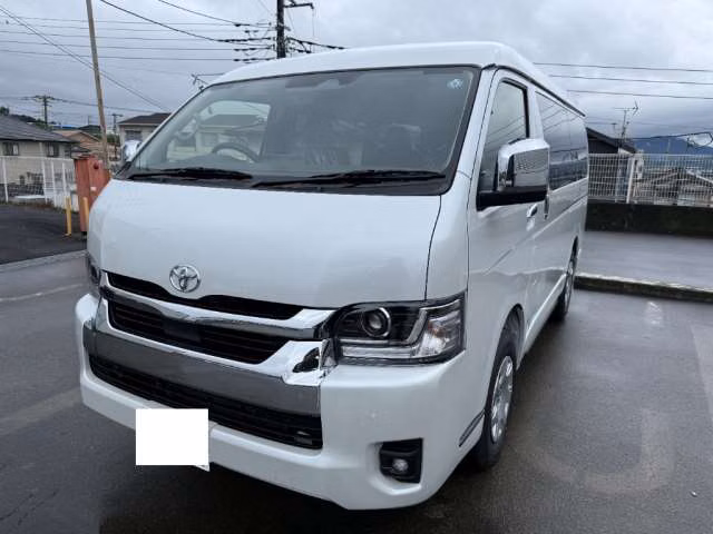 TOYOTA HIACE