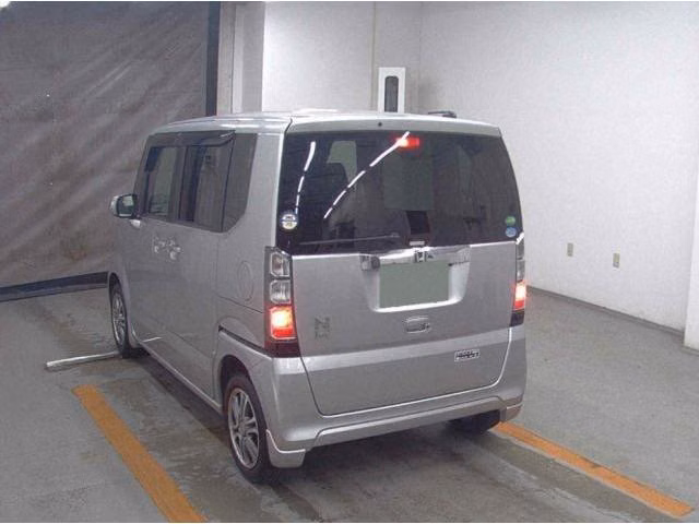 HONDA N-BOX