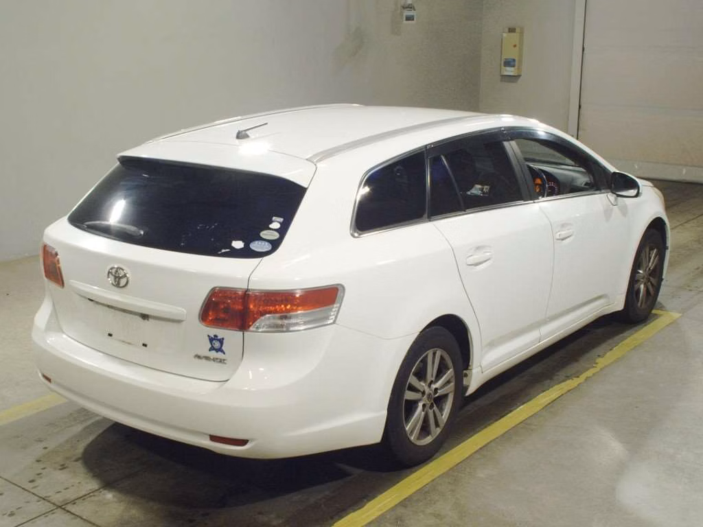 TOYOTA AVENSIS