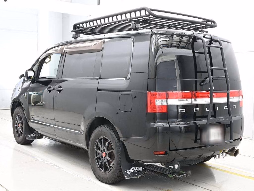 MITSUBISHI DELICA D:5