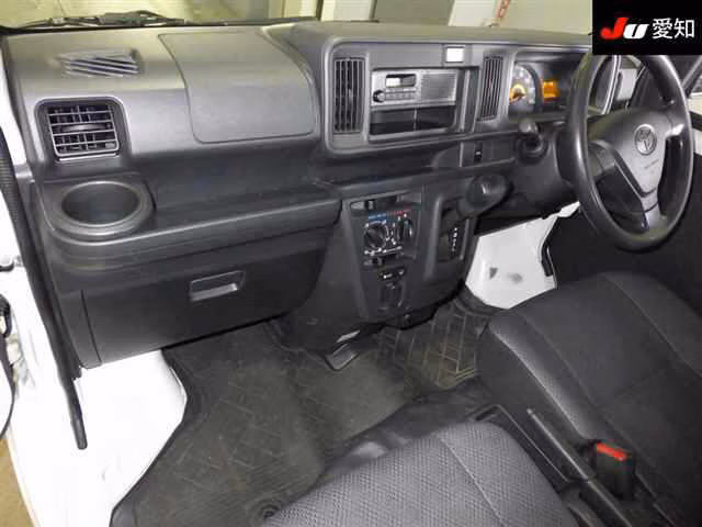 TOYOTA PIXIS VAN