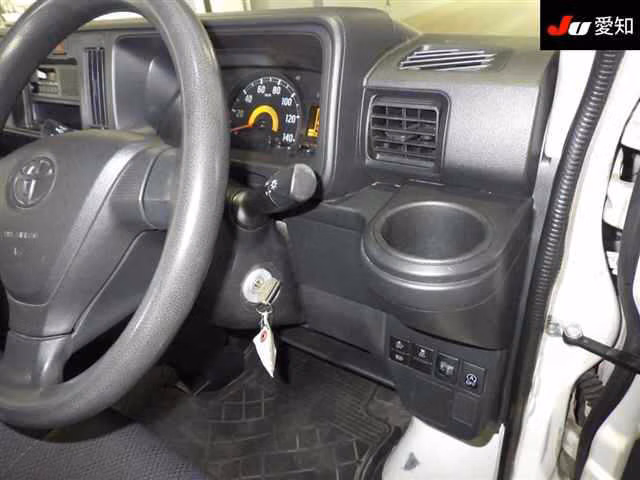 TOYOTA PIXIS VAN