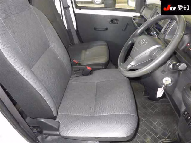 TOYOTA PIXIS VAN
