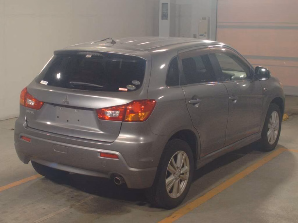 MITSUBISHI RVR