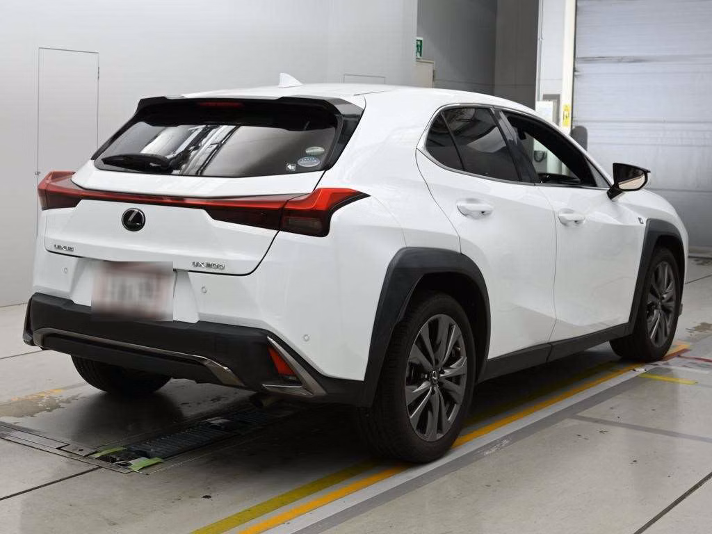 LEXUS UX200
