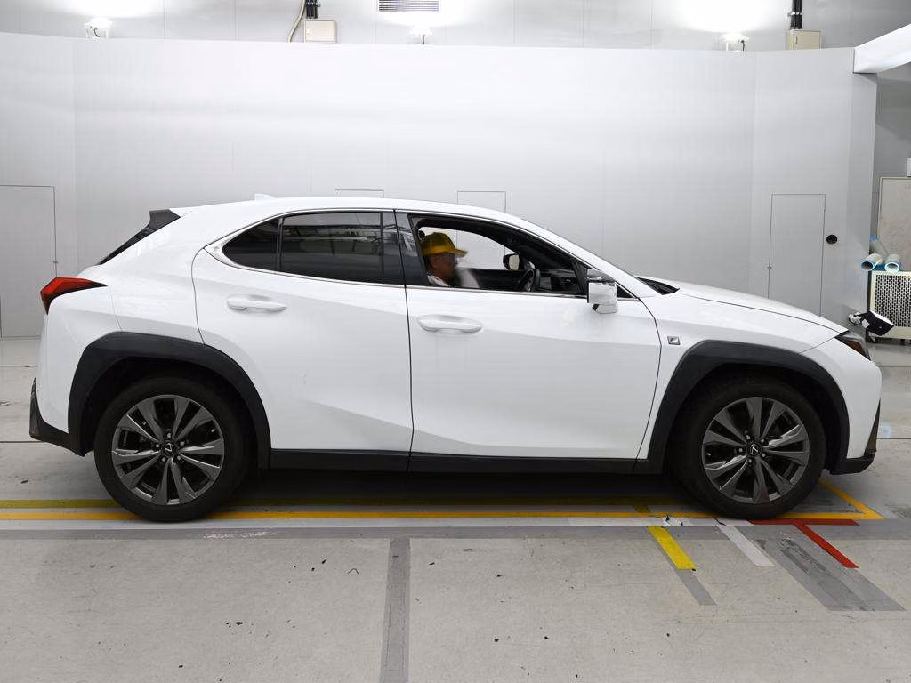 LEXUS UX200