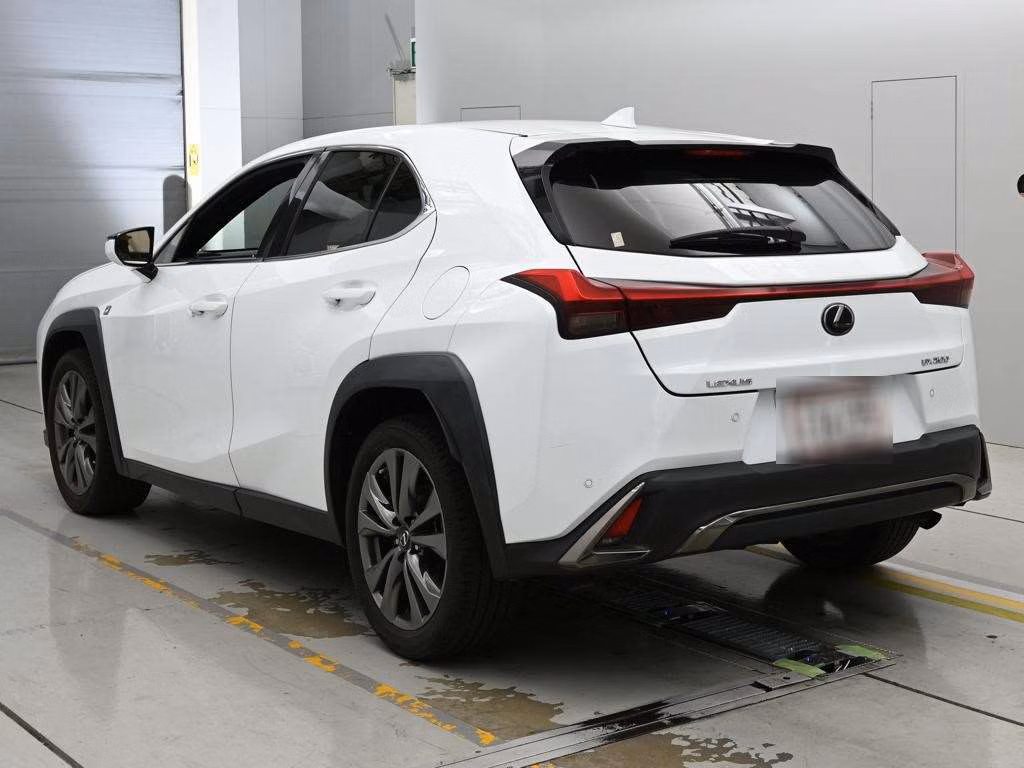 LEXUS UX200