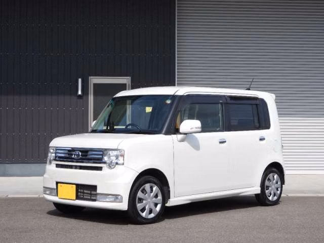 TOYOTA PIXIS SPACE