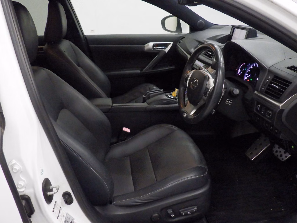 LEXUS CT200H
