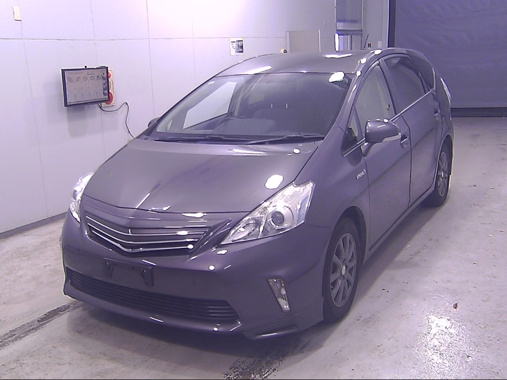 TOYOTA PRIUS ALPHA