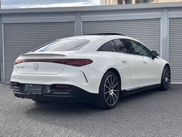 MERCEDES-BENZ EQS