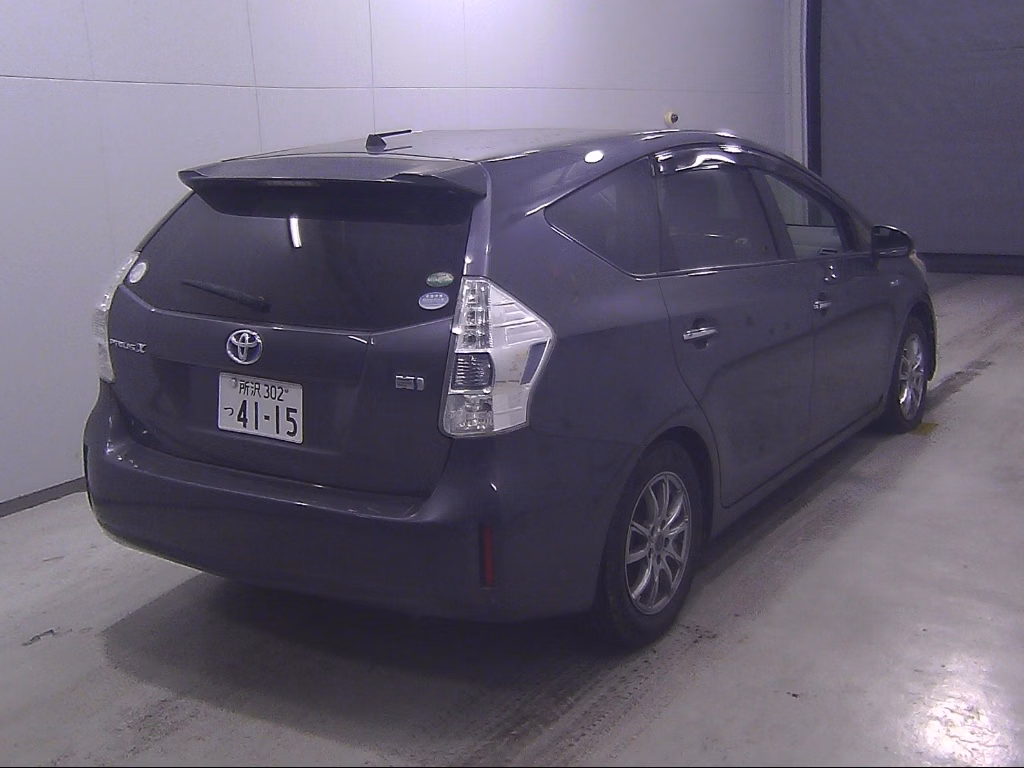 TOYOTA PRIUS ALPHA