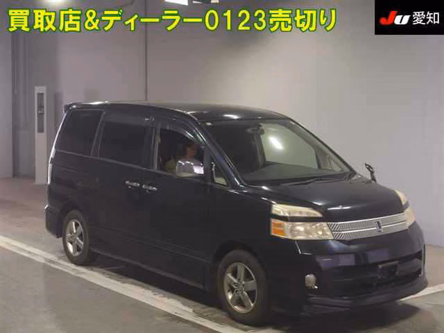 TOYOTA VOXY