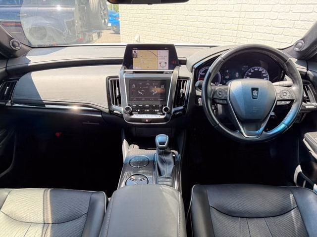 TOYOTA CROWN